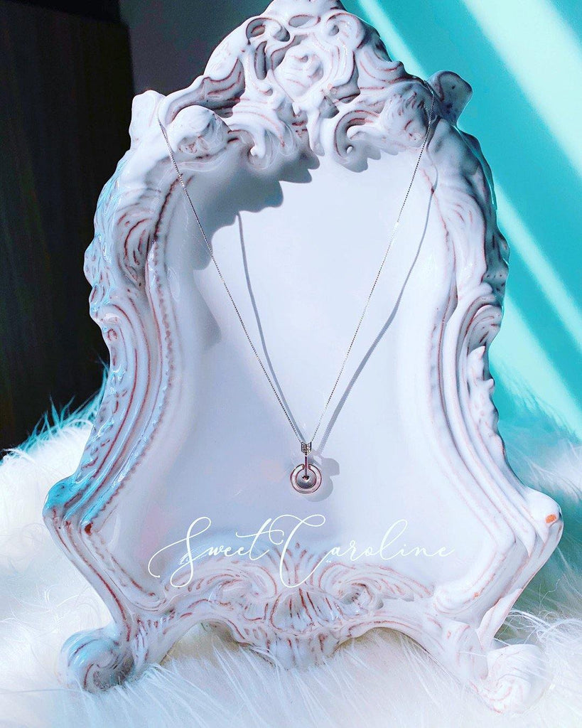 Collar flecha con piedra madre perla - SweetCarolineJWL
