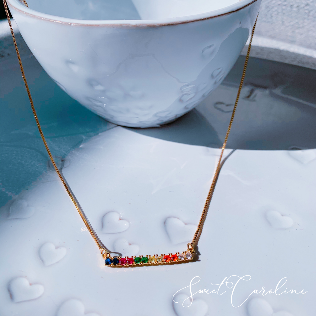 Collar placa rainbow - SweetCarolineJWL